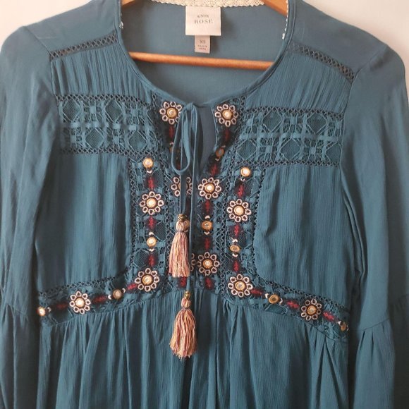Knox Rose Womens XS Boho Top Lg Bell Sleeve Embroidered W/ Tassels Blue Green - Picture 5 of 13
